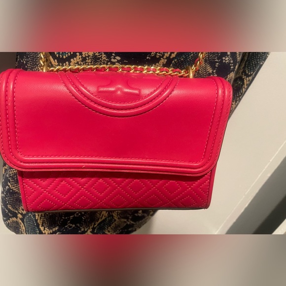 EUC Tory Burch Fleming Bag - Picture 9 of 14
